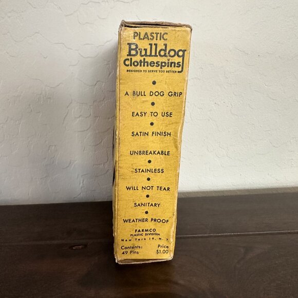 Vintage Bulldog Clothes Laundry Pins Hard Plastic 49 Pcs 1950s Assorted Colors - Picture 3 of 12